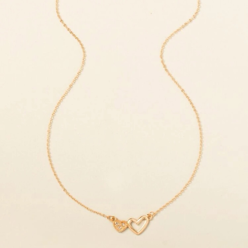 💕 Lovely Metallic Rhinestones Dainty Double Hearts Necklace 💕 - Picture 4 of 4
